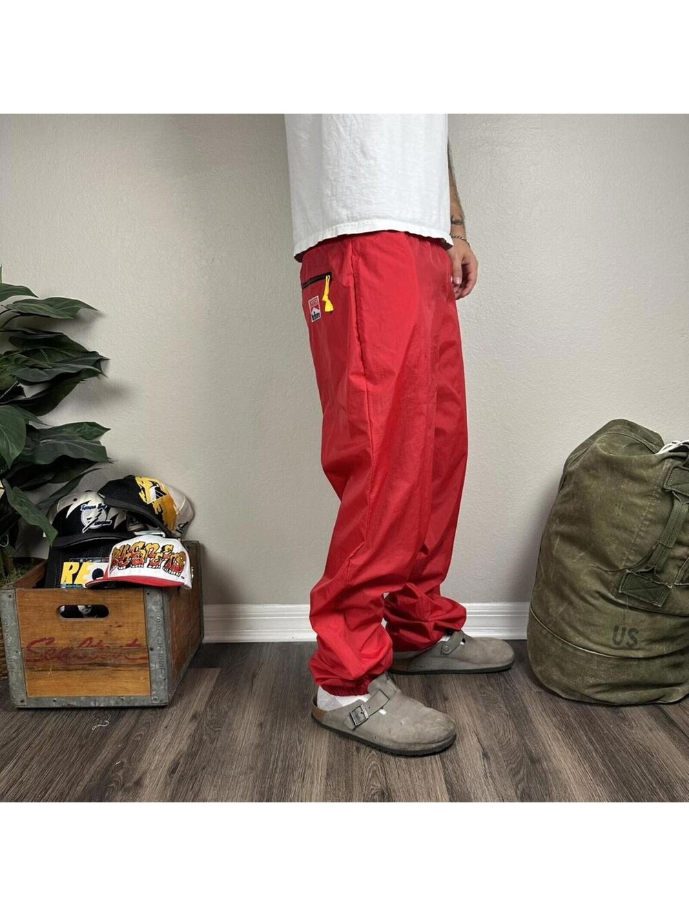 Vintage 90s red Marlboro baggy wide legged track pants retro fit cuffed Large - Picture 2 of 8